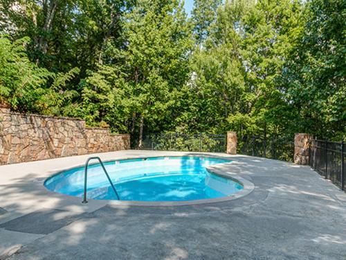 Little Bear, 1 Bedroom, Sleeps 2, Wood Fireplace, Pool Access, Pool Table Gatlinburg Εξωτερικό φωτογραφία