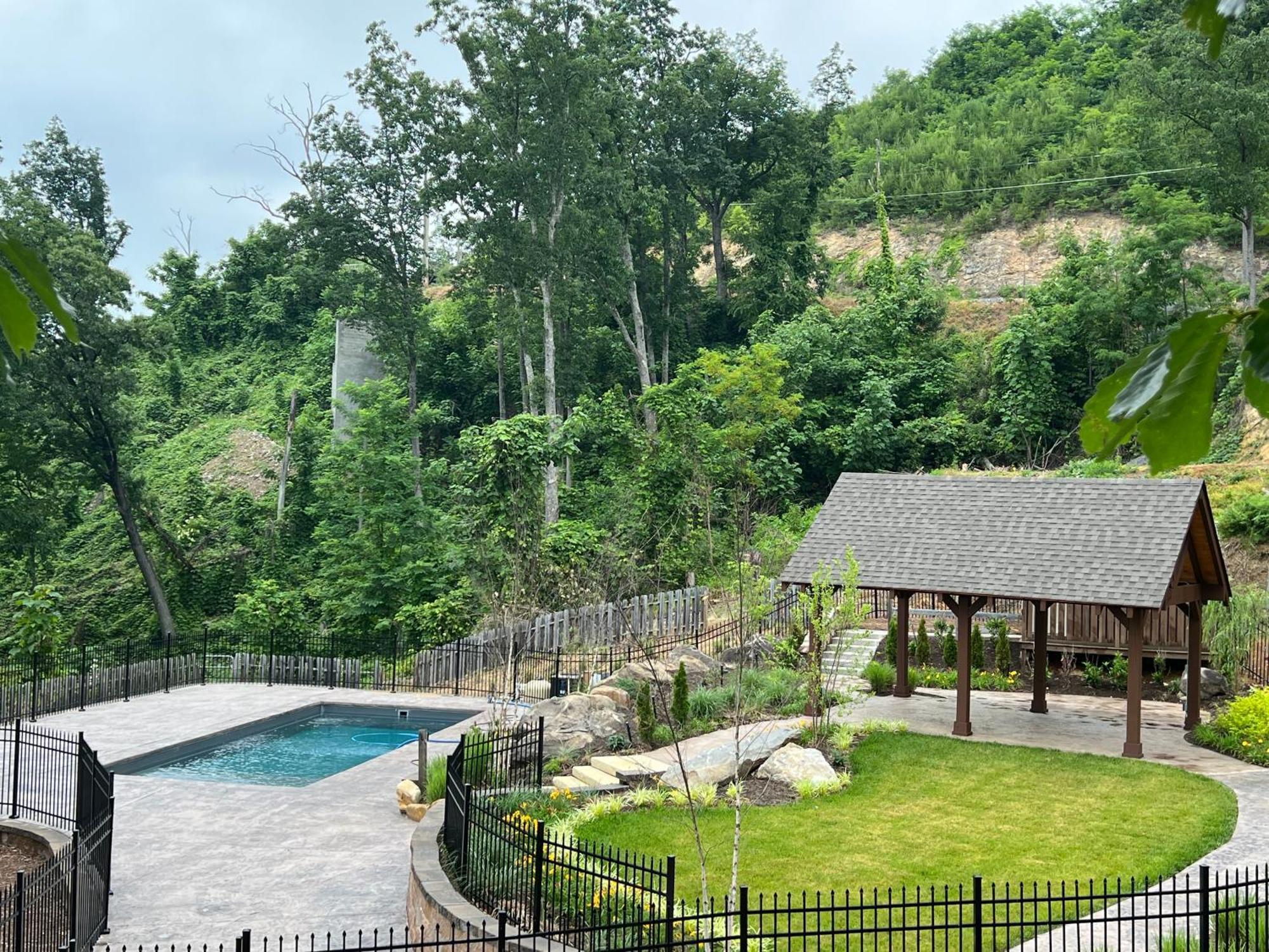 Little Bear, 1 Bedroom, Sleeps 2, Wood Fireplace, Pool Access, Pool Table Gatlinburg Εξωτερικό φωτογραφία